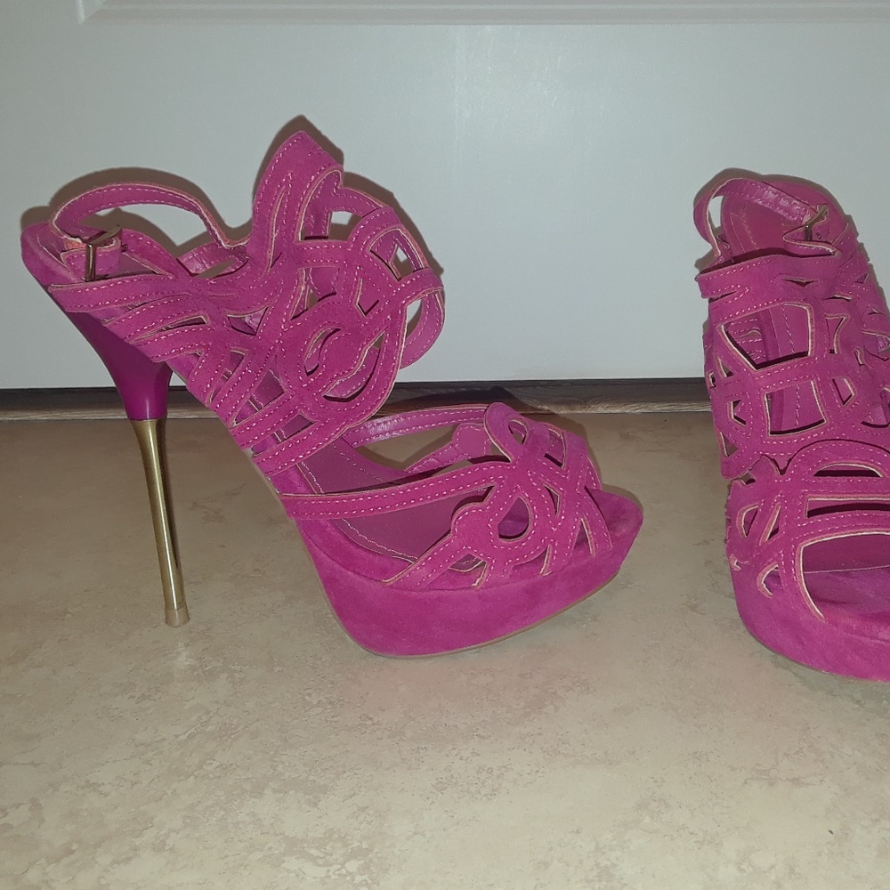 Metal-Tipped Stiletto Heel